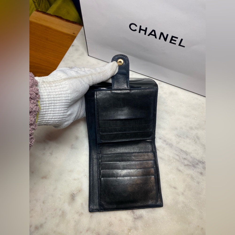 Chanel patent leather Wallet - Picture 6 of 9